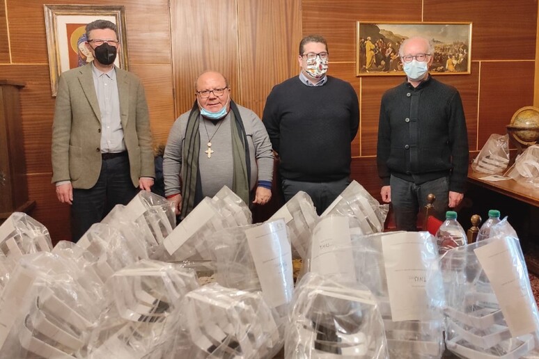 - RIPRODUZIONE RISERVATA