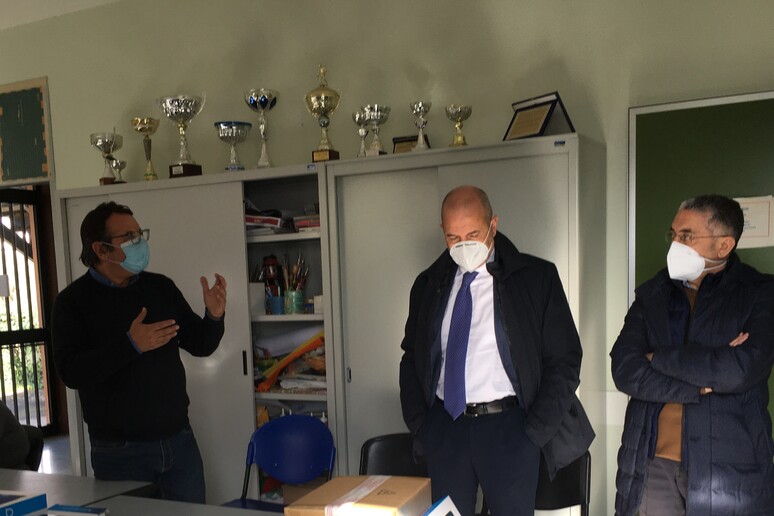 - RIPRODUZIONE RISERVATA