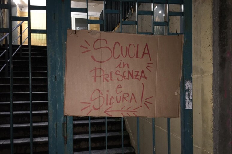 - RIPRODUZIONE RISERVATA