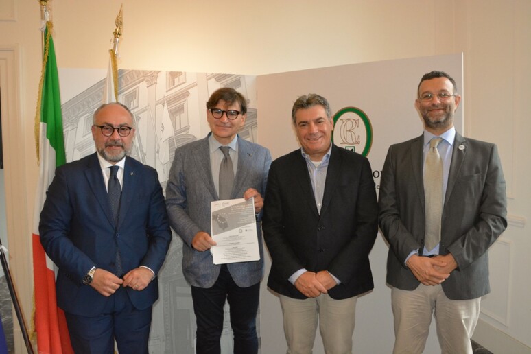 - RIPRODUZIONE RISERVATA