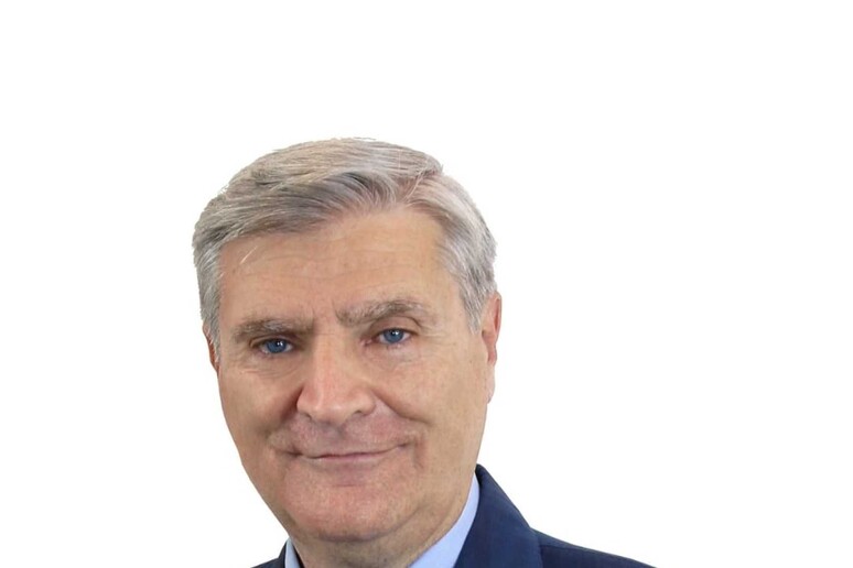 - RIPRODUZIONE RISERVATA