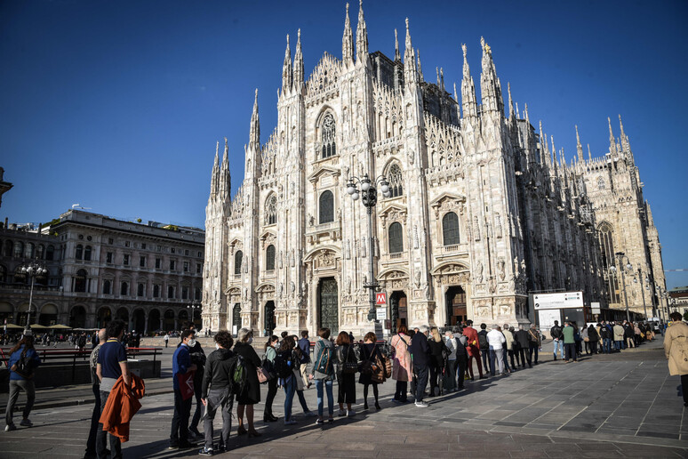 - RIPRODUZIONE RISERVATA