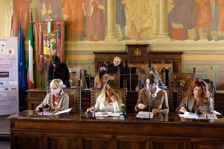 - RIPRODUZIONE RISERVATA