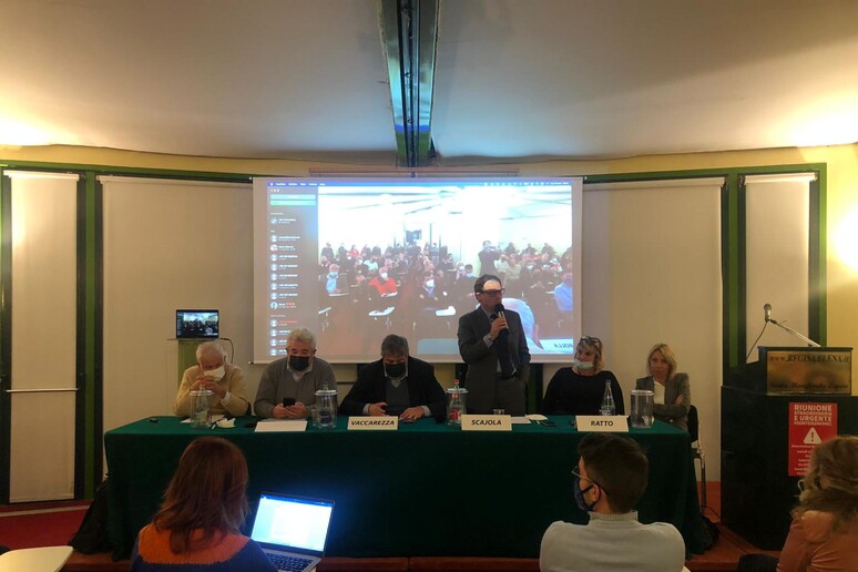 - RIPRODUZIONE RISERVATA