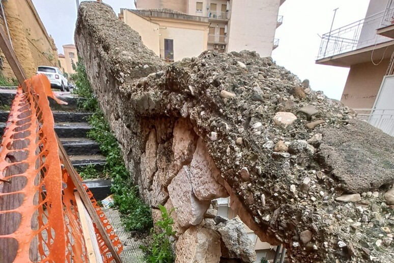 - RIPRODUZIONE RISERVATA
