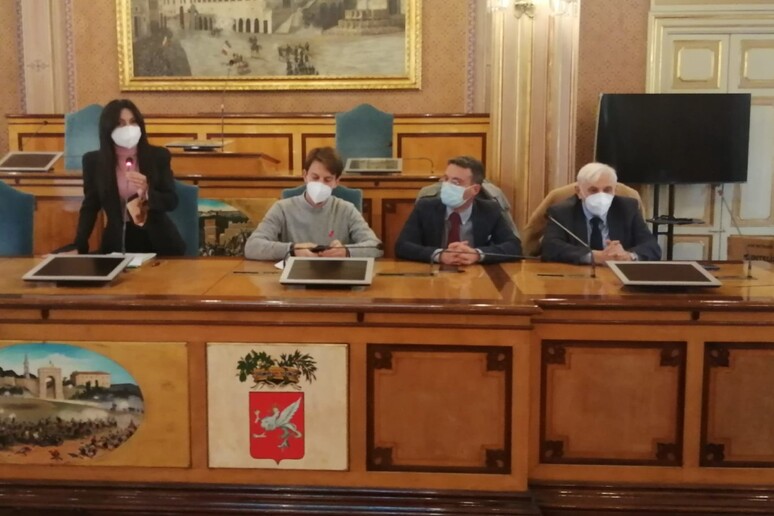 - RIPRODUZIONE RISERVATA