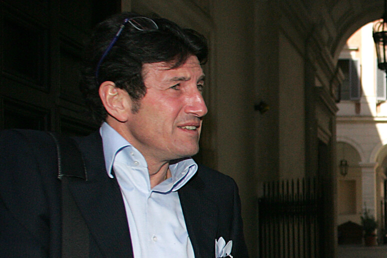 - RIPRODUZIONE RISERVATA