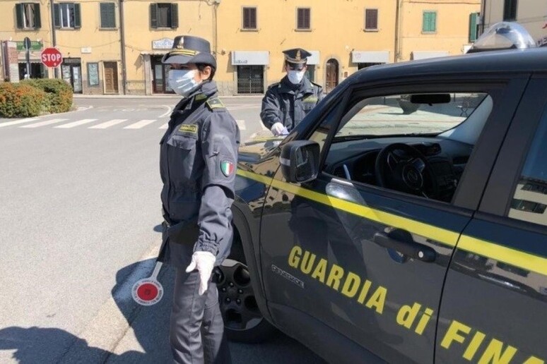 - RIPRODUZIONE RISERVATA