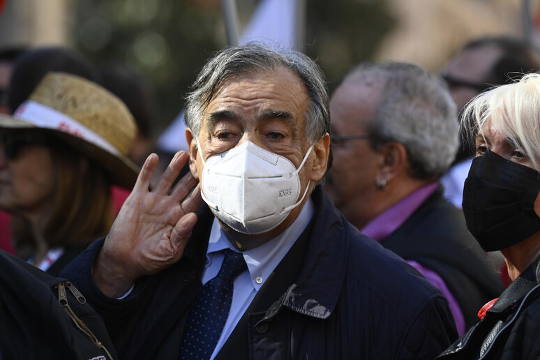 - RIPRODUZIONE RISERVATA