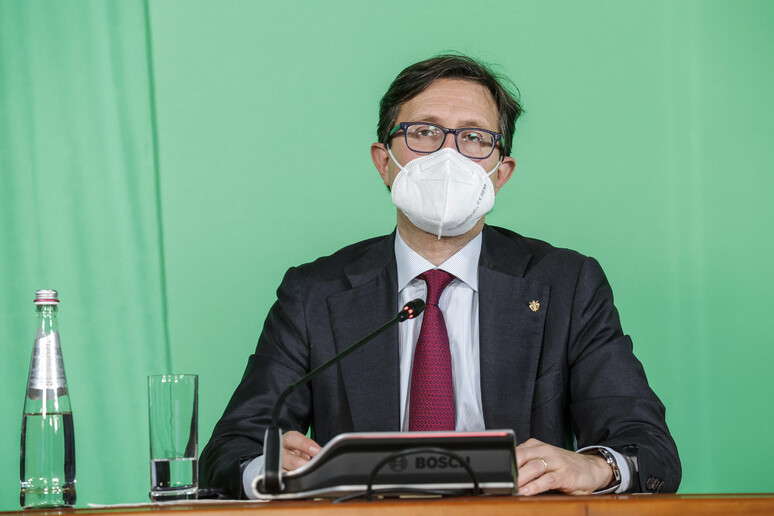 - RIPRODUZIONE RISERVATA