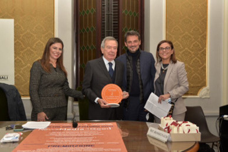 - RIPRODUZIONE RISERVATA