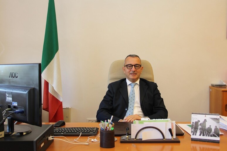 - RIPRODUZIONE RISERVATA