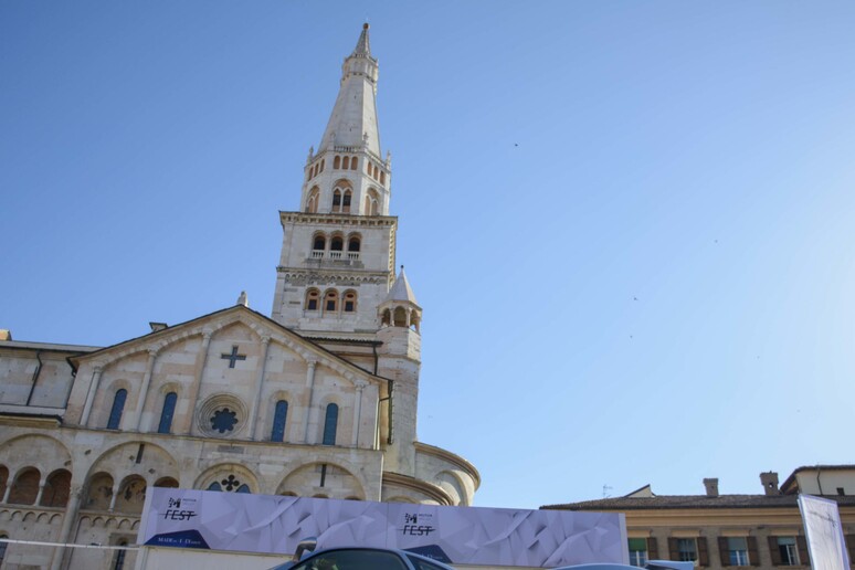 - RIPRODUZIONE RISERVATA