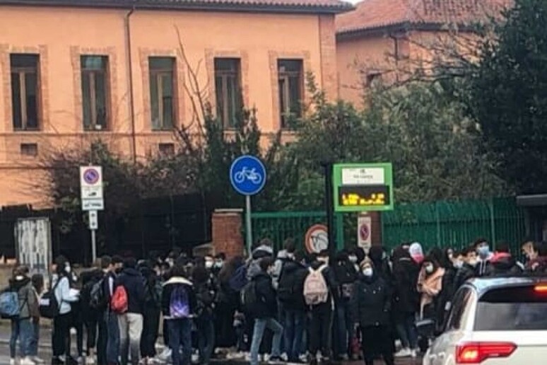 - RIPRODUZIONE RISERVATA