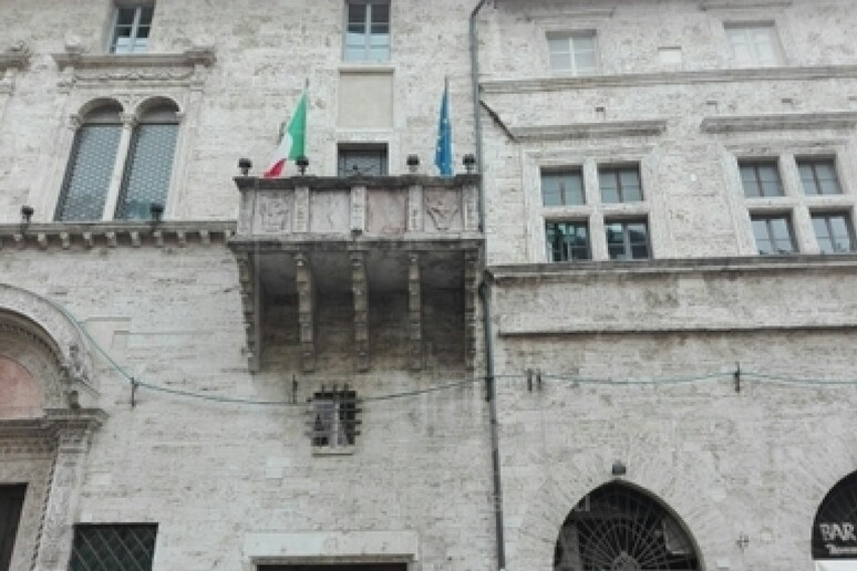 - RIPRODUZIONE RISERVATA