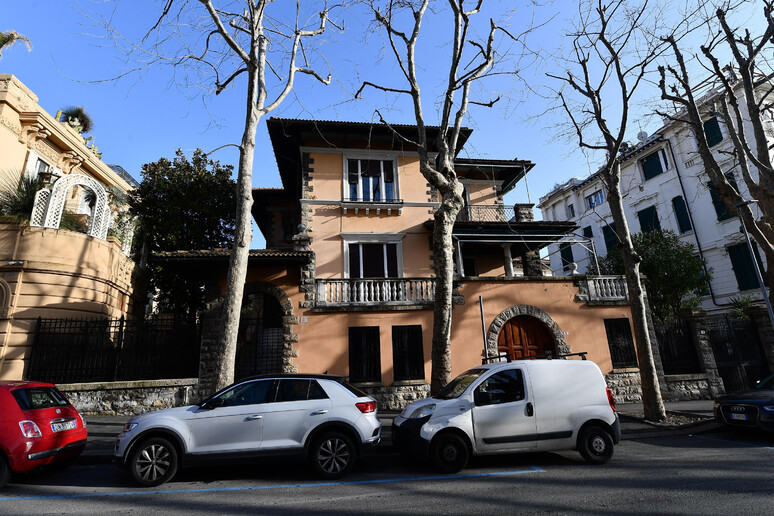 Genova, 96enne muore e lascia in beneficienza 25 mln di euro - RIPRODUZIONE RISERVATA