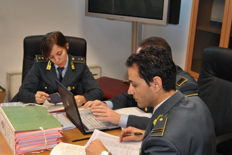 Guardia di Finanza, controlli - RIPRODUZIONE RISERVATA