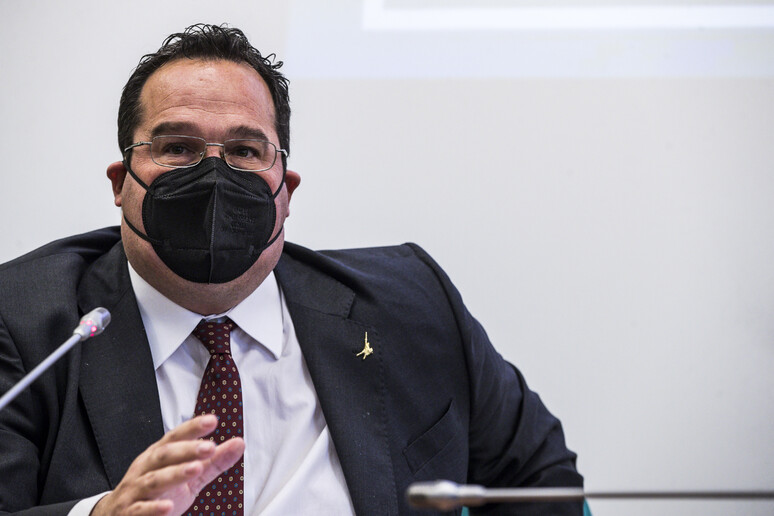 - RIPRODUZIONE RISERVATA