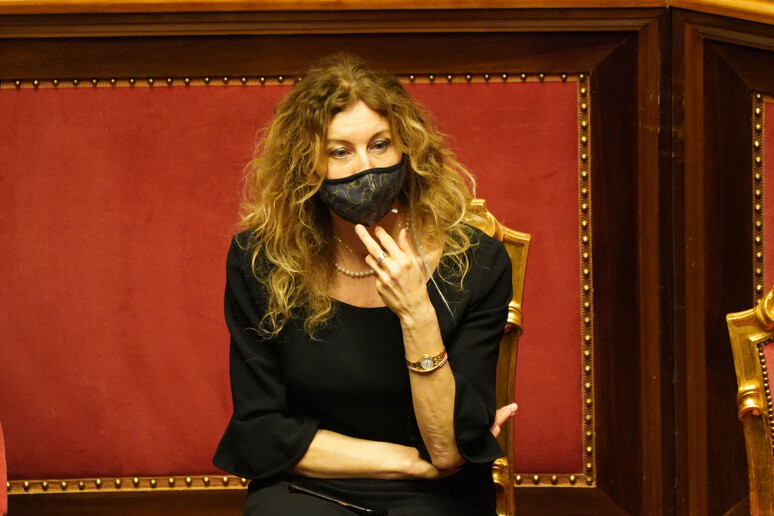- RIPRODUZIONE RISERVATA