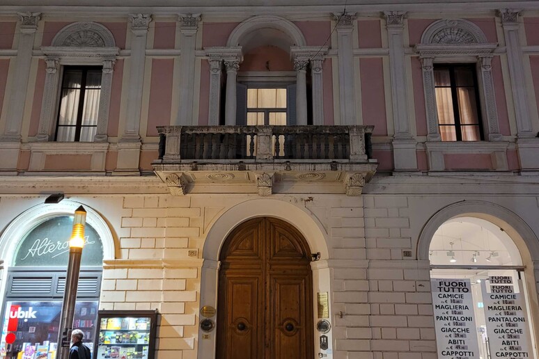 - RIPRODUZIONE RISERVATA
