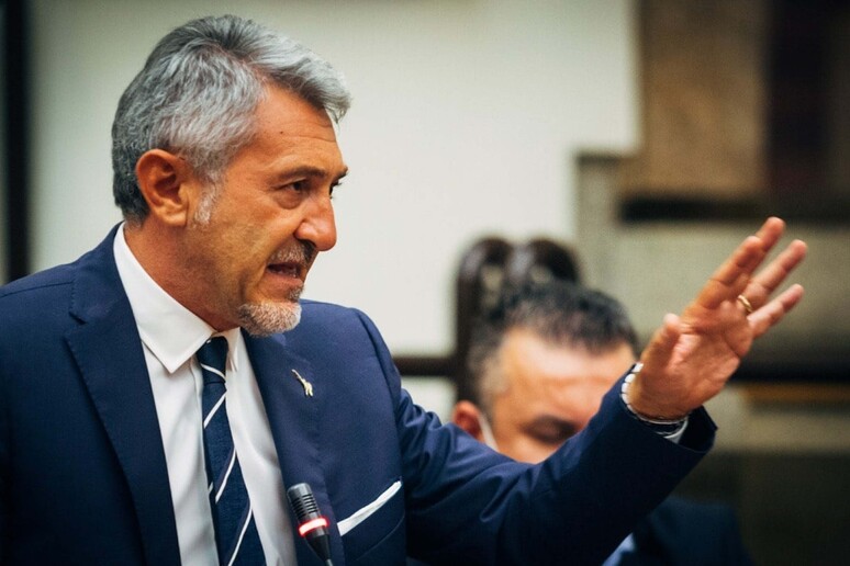 - RIPRODUZIONE RISERVATA