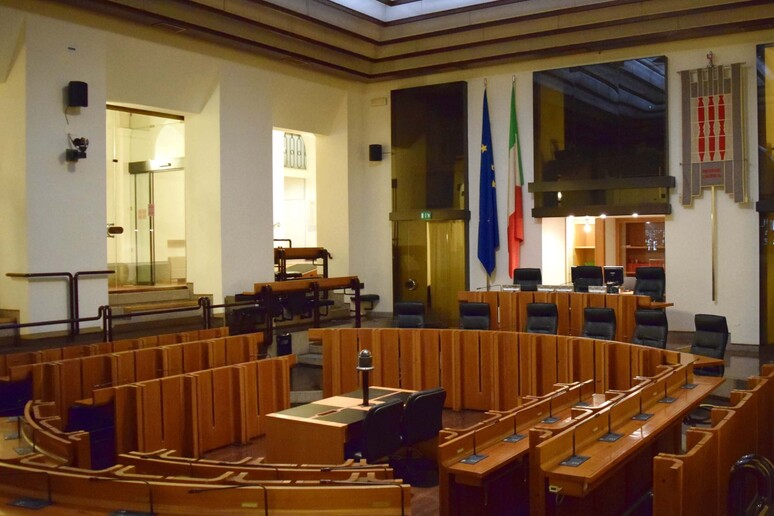 - RIPRODUZIONE RISERVATA
