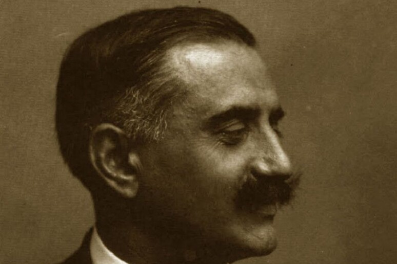 - RIPRODUZIONE RISERVATA