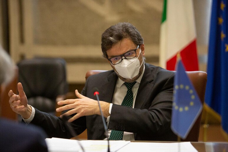 - RIPRODUZIONE RISERVATA