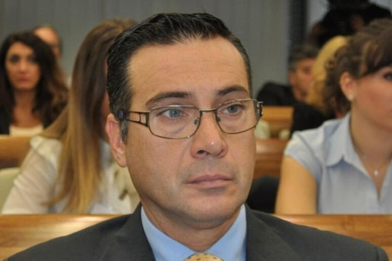 -     RIPRODUZIONE RISERVATA