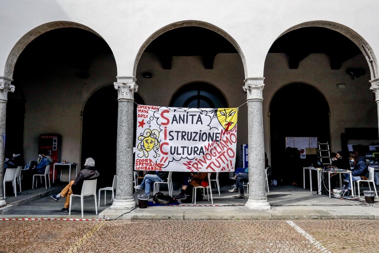 - RIPRODUZIONE RISERVATA