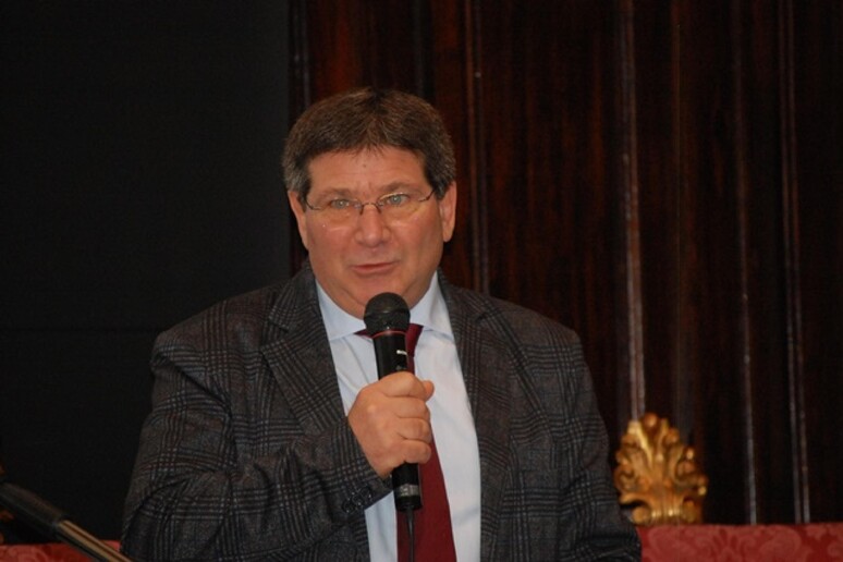 - RIPRODUZIONE RISERVATA