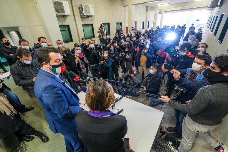 - RIPRODUZIONE RISERVATA