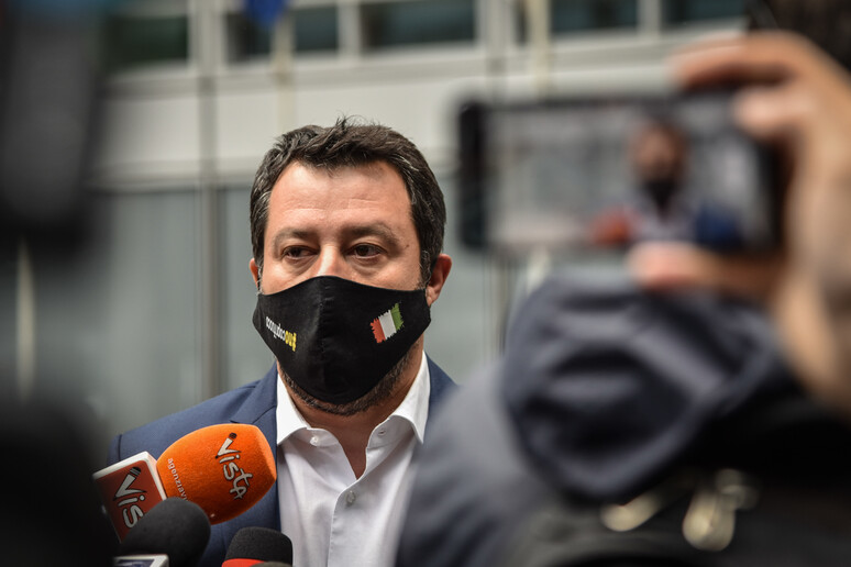 - RIPRODUZIONE RISERVATA