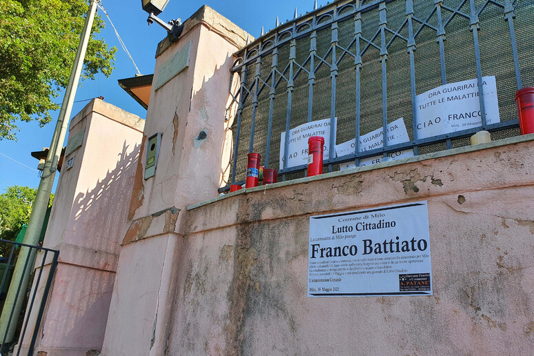 - RIPRODUZIONE RISERVATA