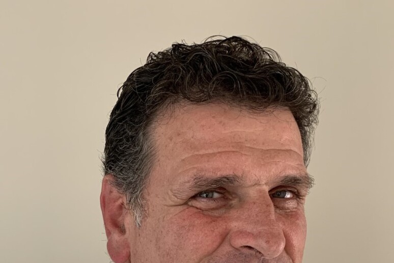 - RIPRODUZIONE RISERVATA