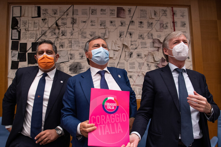 - RIPRODUZIONE RISERVATA