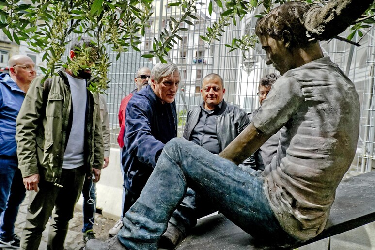 - RIPRODUZIONE RISERVATA