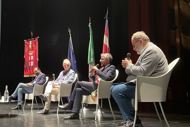 - RIPRODUZIONE RISERVATA