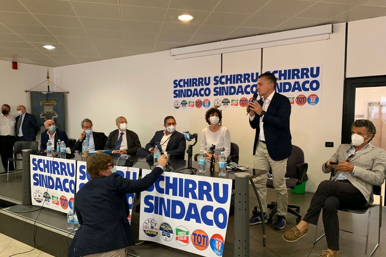 - RIPRODUZIONE RISERVATA