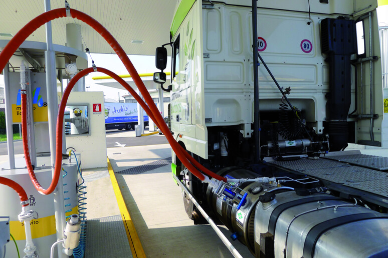 Assogasmetano: partnership con Ecomotive Solutions per lo sviluppo del metano per autotrazione © ANSA/Assogasmetano