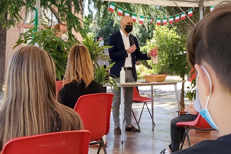- RIPRODUZIONE RISERVATA