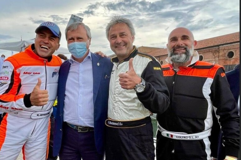 - RIPRODUZIONE RISERVATA