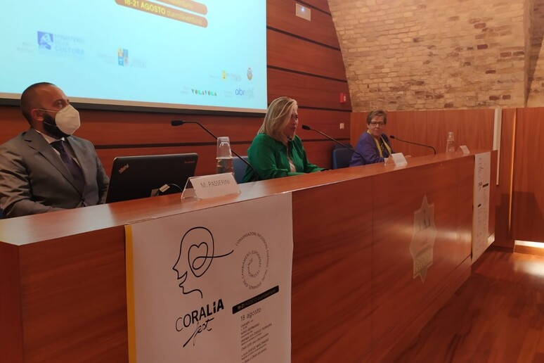 - RIPRODUZIONE RISERVATA