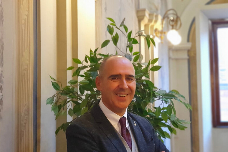 - RIPRODUZIONE RISERVATA