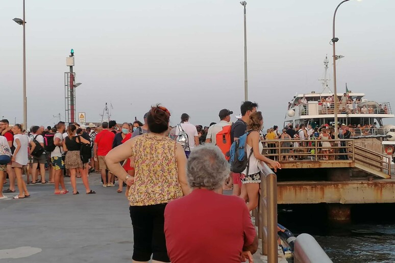 - RIPRODUZIONE RISERVATA