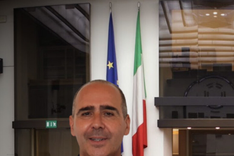- RIPRODUZIONE RISERVATA