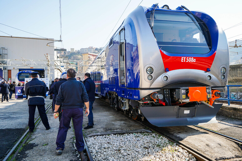 - RIPRODUZIONE RISERVATA