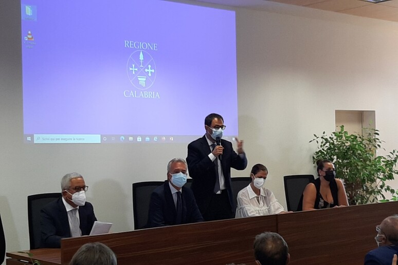 - RIPRODUZIONE RISERVATA