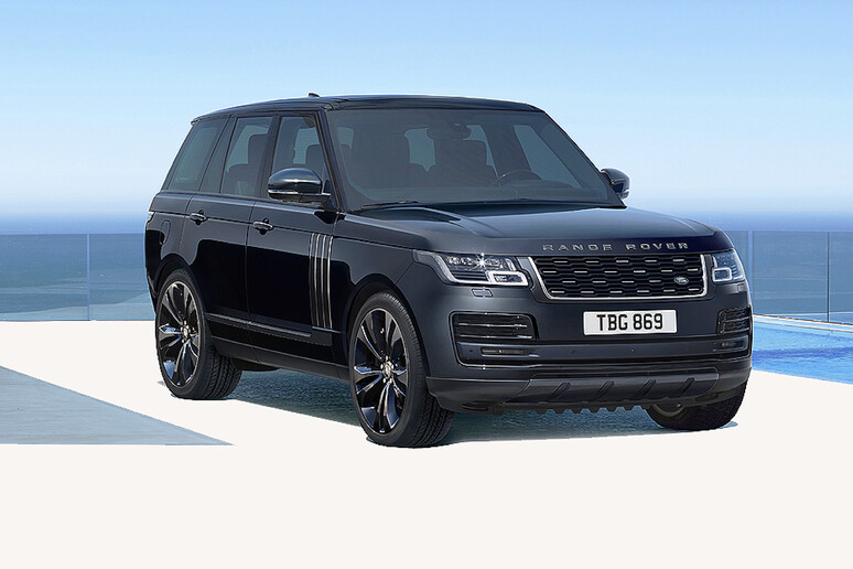 Range Rover Sport, debutto a Monterey per SVR Carbon Edition © ANSA/JLR US Media