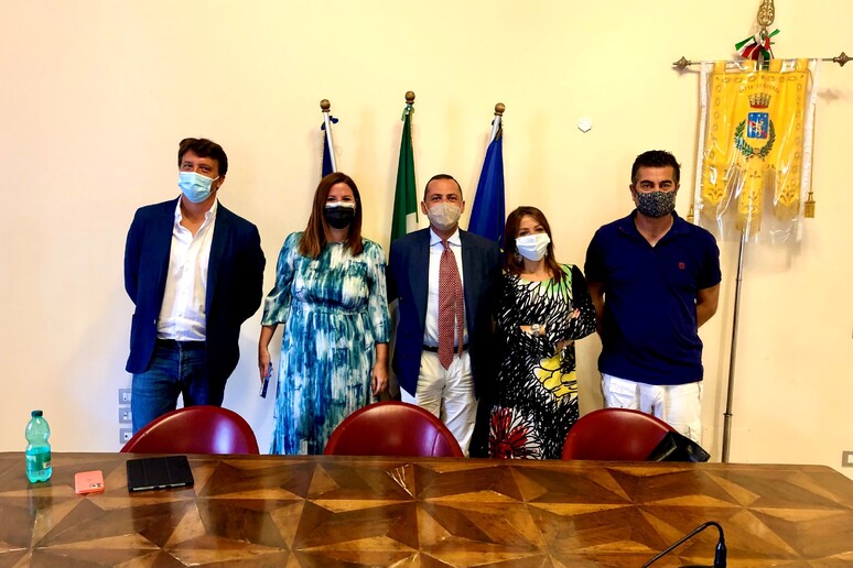 - RIPRODUZIONE RISERVATA